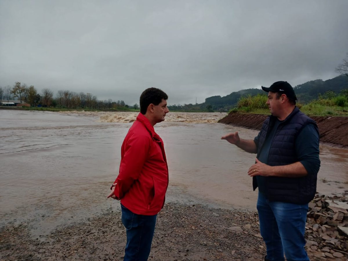 Estado reforça apoio à reconstrução da ponte baixa