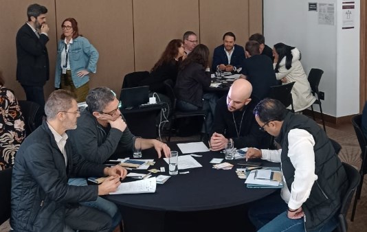 Grupo A Hora apresenta projeto Vale Vivo na Colômbia