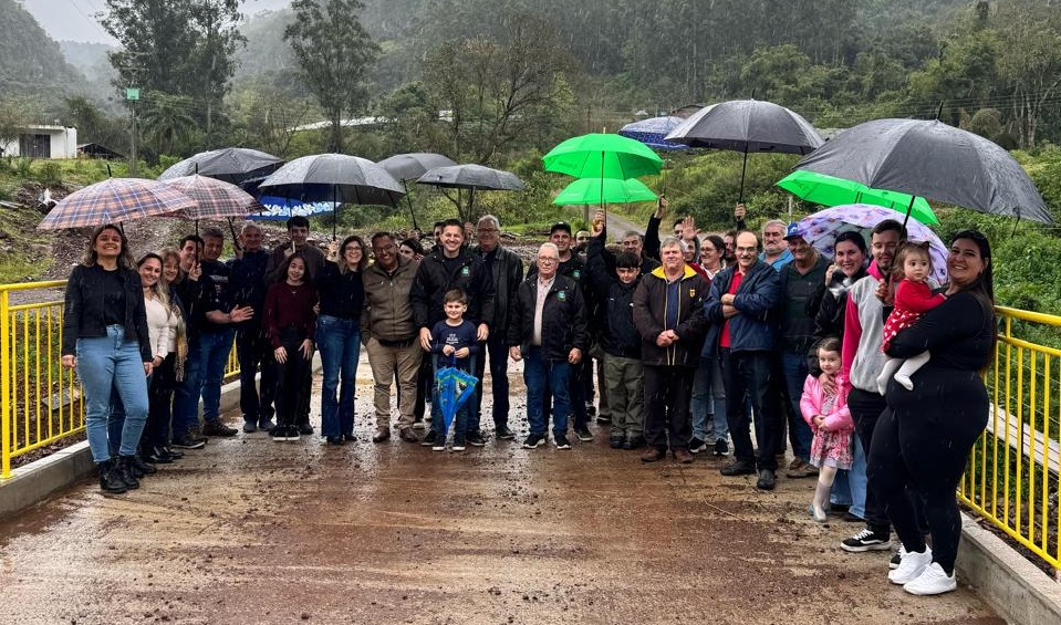 Inaugurada terceira ponte reconstruída pós-catástrofe