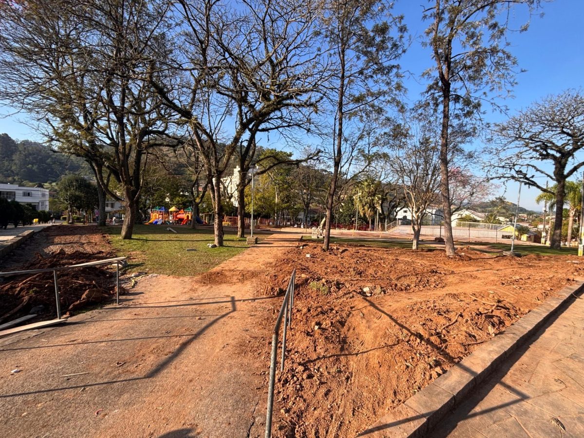 Município inicia reforma da praça símbolo da cidade