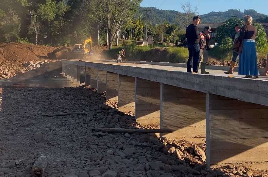Nova ponte entre Forquetinha e município é entregue à comunidade